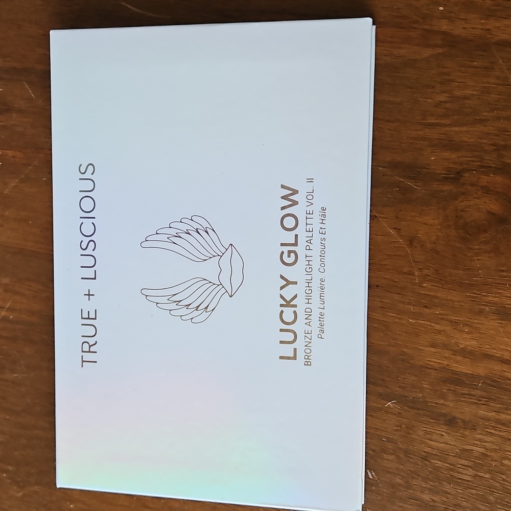 NWT True + Luscious Lucky Glow Bronze & Highlight Pallette Vol II